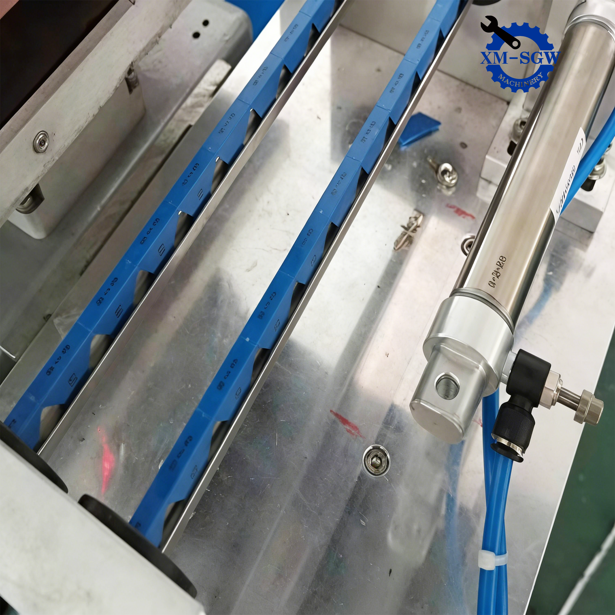 全自动上料四色移印机-尺码夹具定位